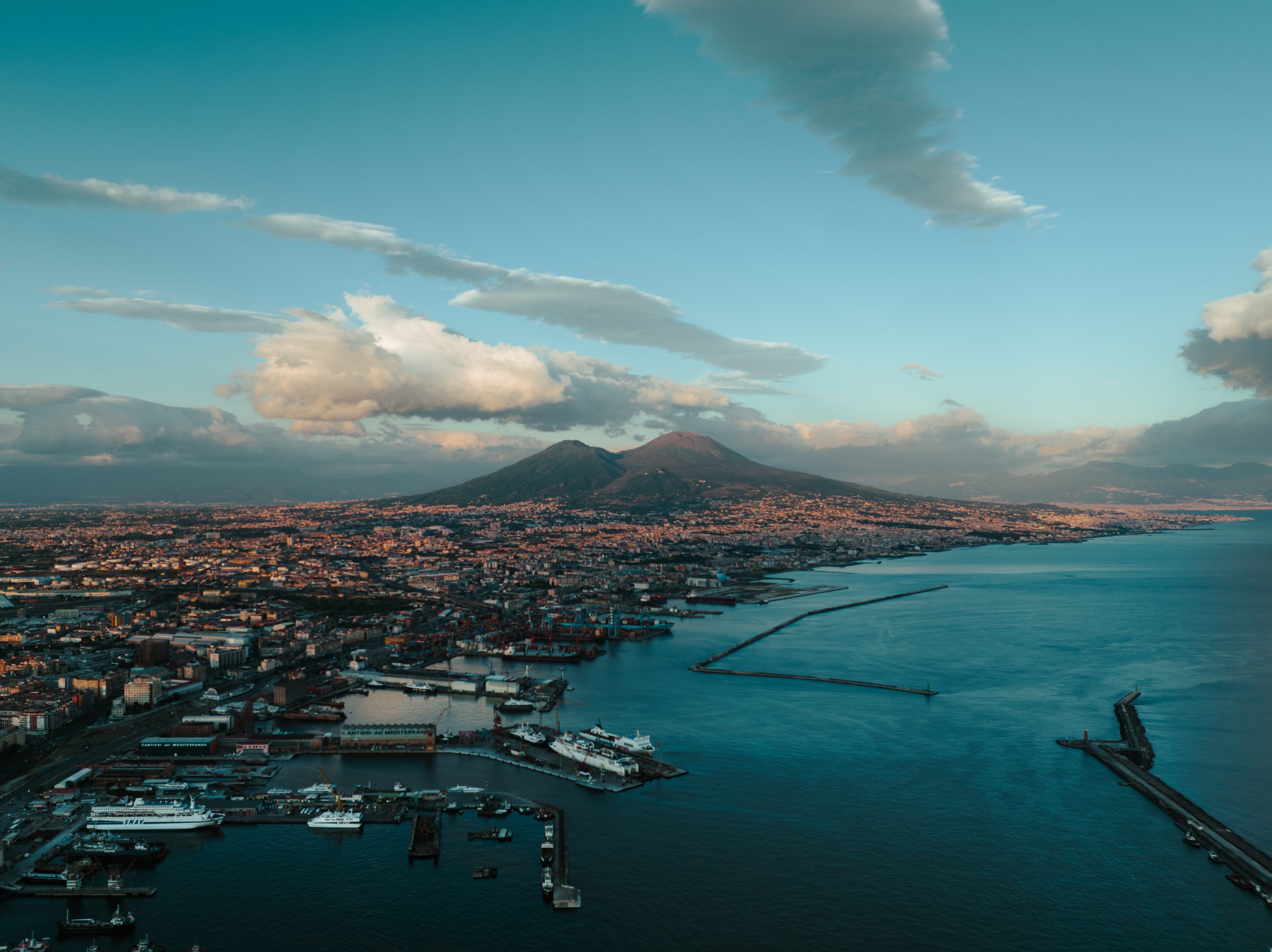 Quali Mercati Devi Assolutamente Visitare a Napoli!