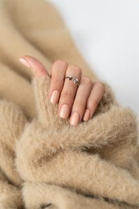 Guida all'Applicazione del Gel per Unghie: Consigli e Trucchi per Manicure Perfetta